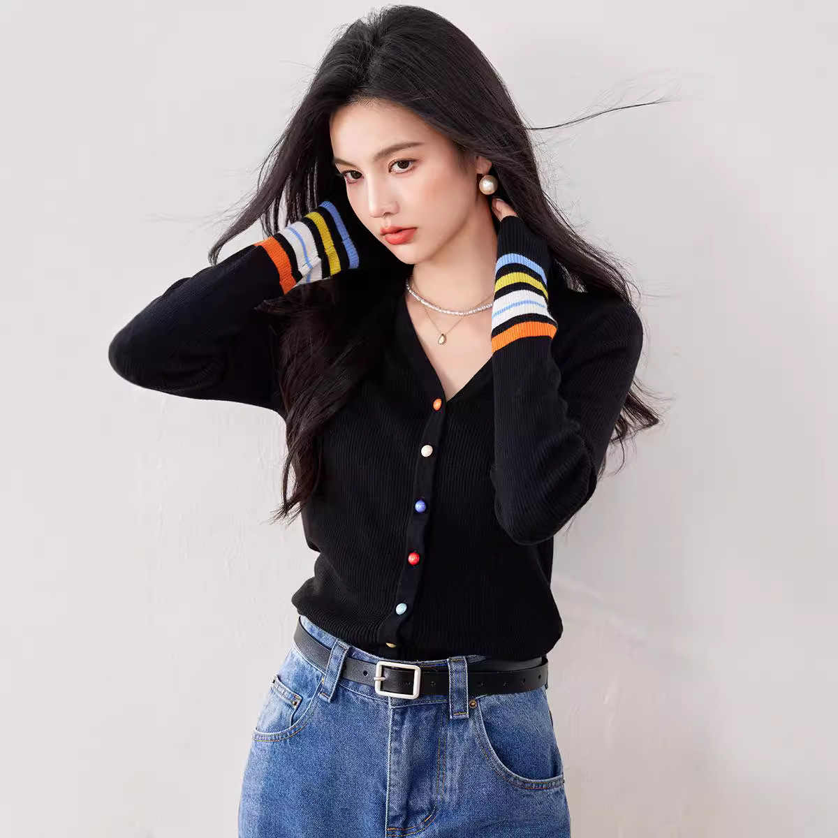 2025年秋 韓国風 スリムフィット 若見え バイカラー ボタン付き 万能ニットインナー レディース 着痩せトップス タイダイ染め