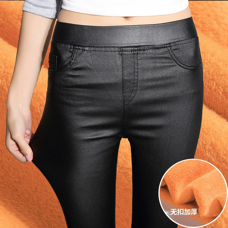 Pantalones de cuero mate para mujer, novedad de verano 2026, leggings de cintura alta versátiles y ajustados, pantalones delgados que estilizan la figura. image 12