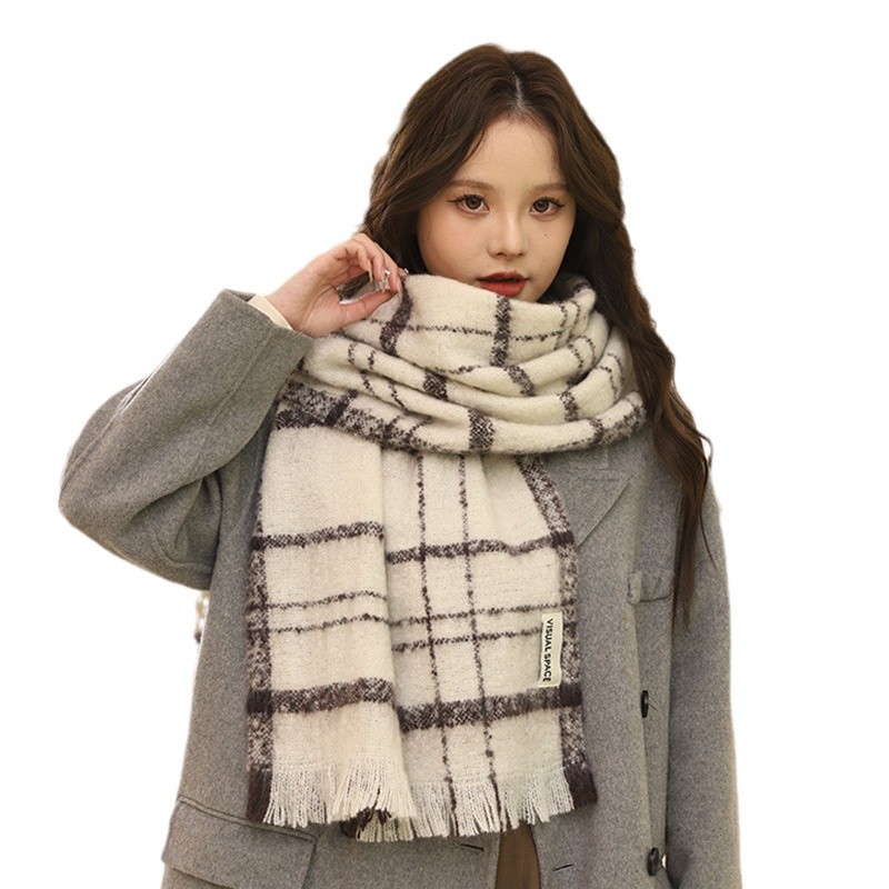Écharpe pour fille hiver 2024 nouvelle écharpe à pompon polyvalente haut de gamme version coréenne, châle chaud et épais, beige tendance_voghion.com