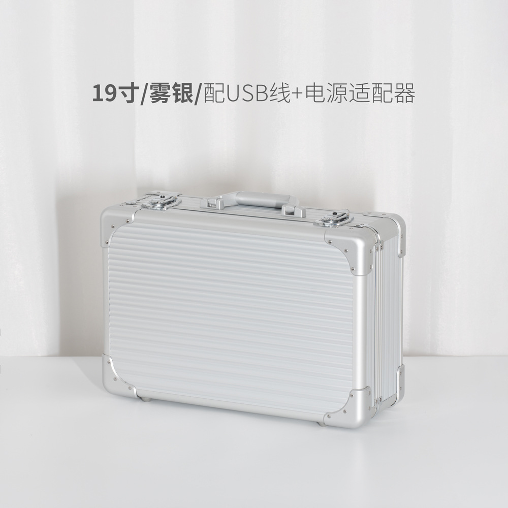 19 인치/안개 실버/USB 케이블 + 전원 어댑터 포함