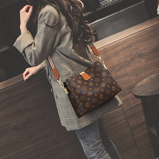 ˮͰ����Ůʽ2026�¿�Ů��б���bags�������������ϻ��μ�С��