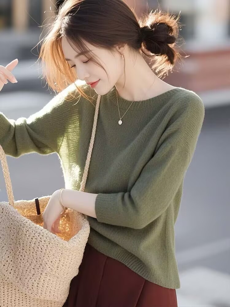 Áo len dệt kim nữ cổ tròn phong cách Hàn Quốc, form rộng, chất liệu mềm mại — Đậu xanh