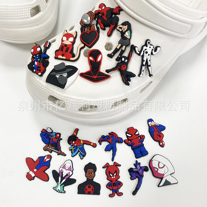 Superhéroe Spider-Man serie Anime agujero zapatos accesorios de jardín zapato flor accesorios de DIY Flor de zapato extraíble