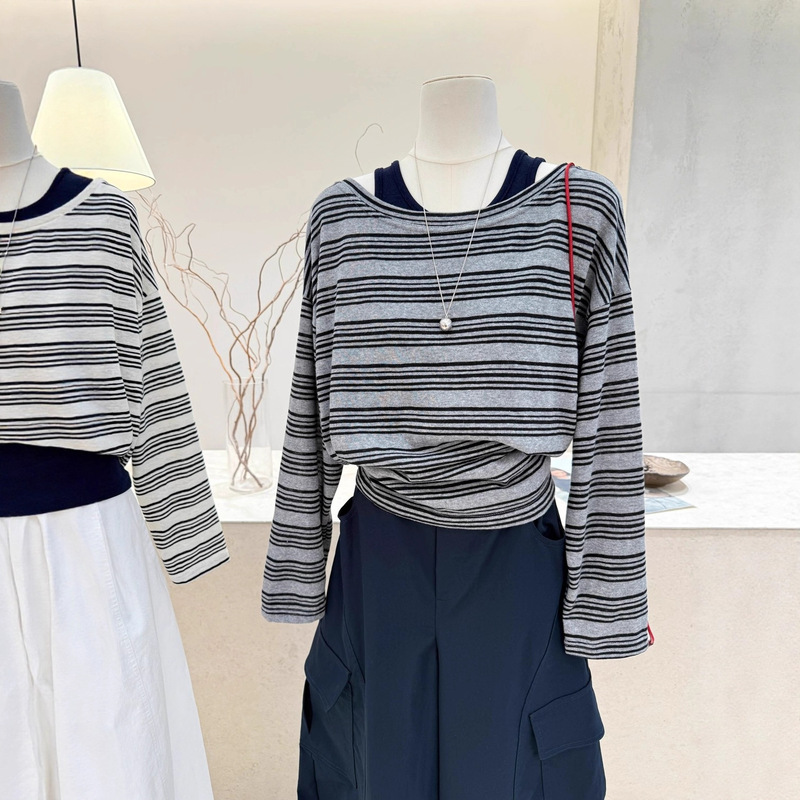 Retro Stripesd Loose Slim Slim Vest Blouse Long-Sleeved T-Shirt Women's Autum 2025 New Two-Piece Top Retro Stripesd Loose Slim Slim Vest Blouse Long-Sleeved T-Shirt Women's Autum 2025 New Two-Piece Top