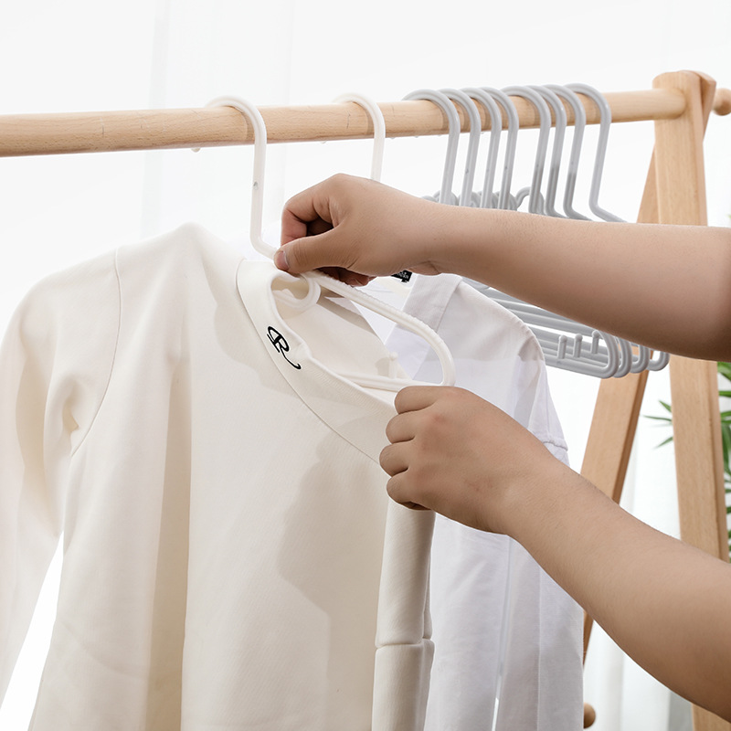 Fábrica sin costuras percha ropa para el hogar soporte grueso antideslizante plástico adulto ropa sólida percha de ropa al por mayor