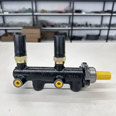 Suitable for Porsche brake master cylinder 477611015A 477-611-015-A (Other brake systems)