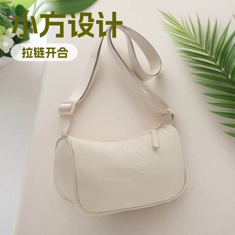 2026 New Korean Style Fashion Crossbody Bag for Women, Lightweight Small Shoulder Bag with a Unique Design, Niche Mobile Phone Bag, Mini Square Bag