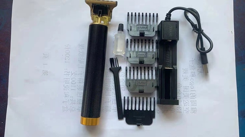 国境を越えた新製品の電気バリカン液晶デジタル表示電気理髪器のオイルヘッド彫刻大人の剃髪|undefined