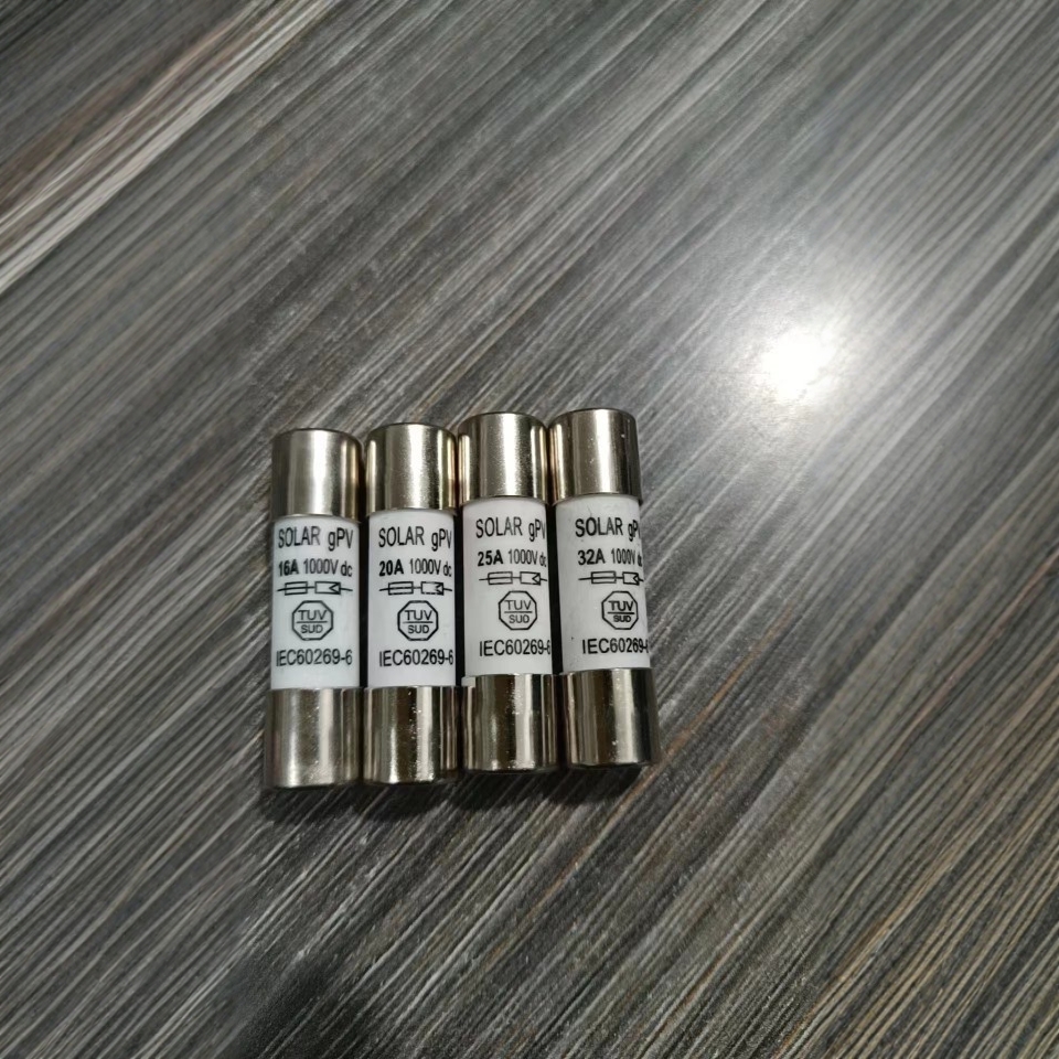10X38mm 陶瓷太阳能熔断器保险管DC1000V photovoltaic fuse