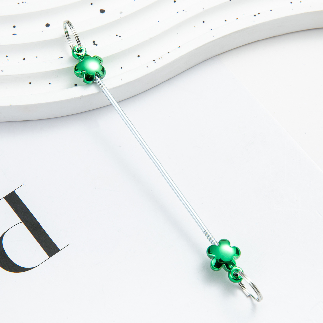 Creativo colgante de accesorios de llavero de amor con cuentas de bricolaje nuevo poste de plástico con cuentas accesorios de llavero con cuentas