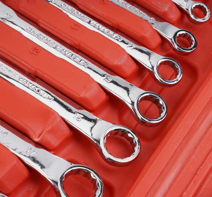 In stock: 37-piece auto repair socket wrench set, car maintenance tools, car repair ratchet, vehicle hardware toolbox