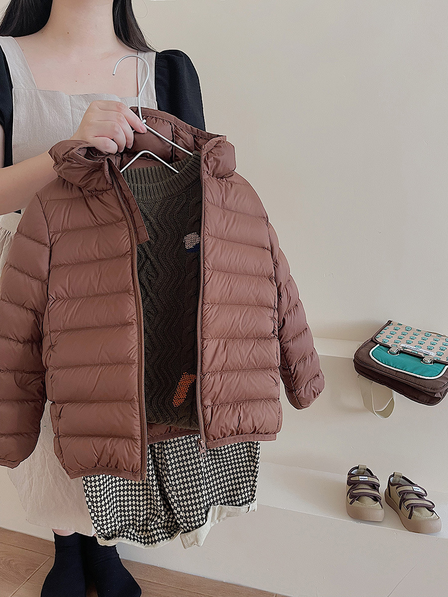 2023 Otoño e Invierno padre-hijo 90 pato blanco abajo estilo coreano ligero abajo chaqueta niños infantil con capucha abajo chaqueta