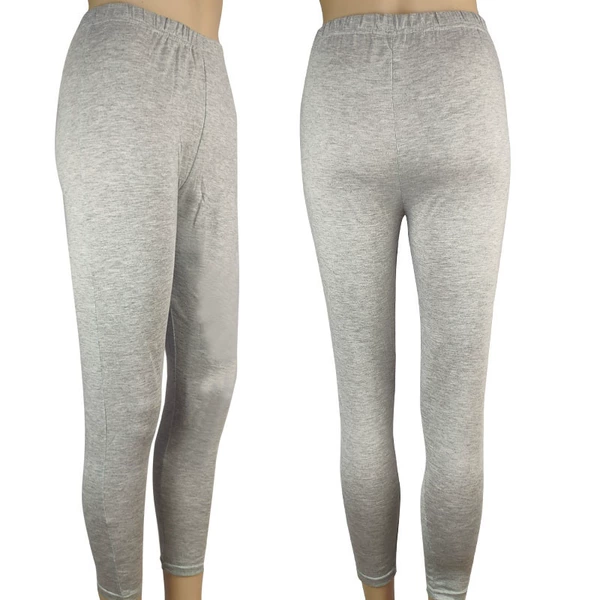 Library O1-O4: Light-gray trousers