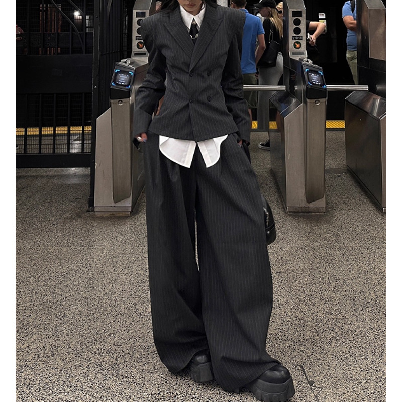 GraceChic 2025 Autumn Black Peak Lapel Shoulder Blazer Slim Fit Elegant Petite Suit Long Pants Set Women_voghion.com