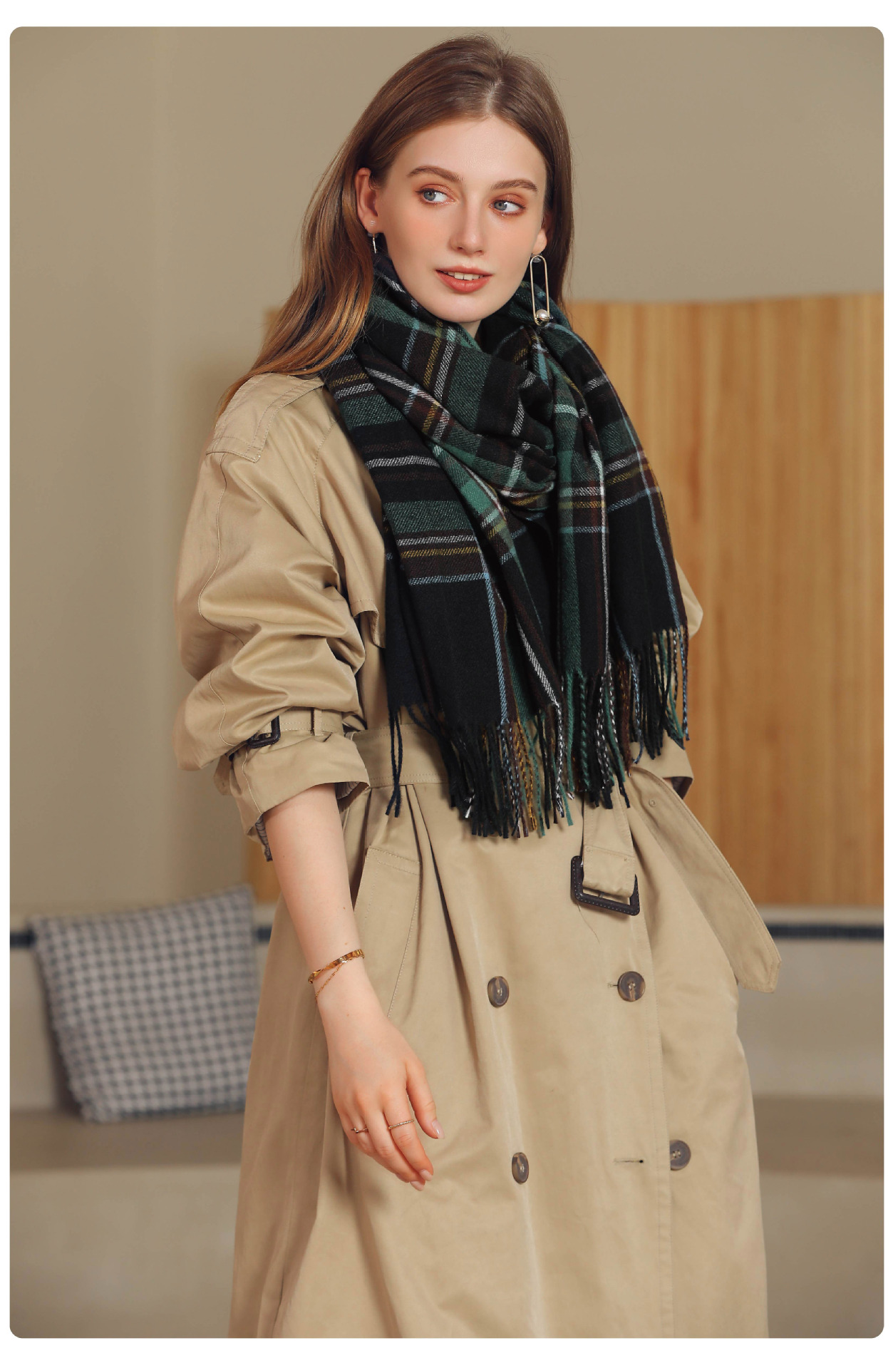 2024 New Winter Fashion Versatile Scarf Style Checkered Warm Tassel Scarf Women's Medium To Long Style_voghion.com