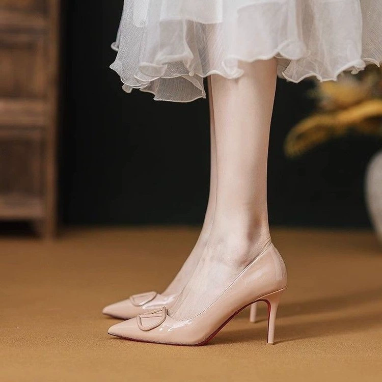 Отменно заостренный туфли на высоком каблуке женский 2025 весна и осень новый каблук сексуальный темперамент работы модные яркие кожаные одиночные туфли