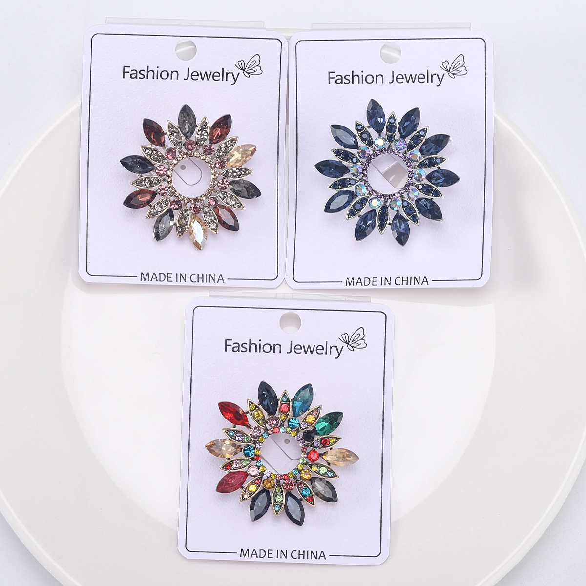 15g Weight Retro Pin Flower Alloy Inlay Rhinestones Women's Brooches