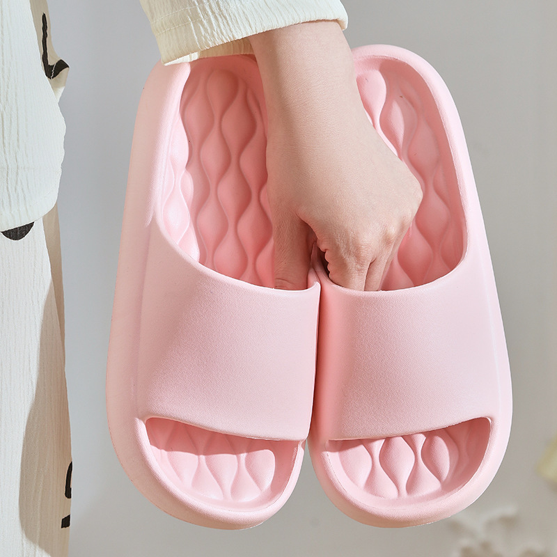 女性用の新しいスタイルのサンダル、2025年の新しい夏のスタイル、屋内外で着用できる男性用の厚底滑り止めソフトソールスリッパ|undefined