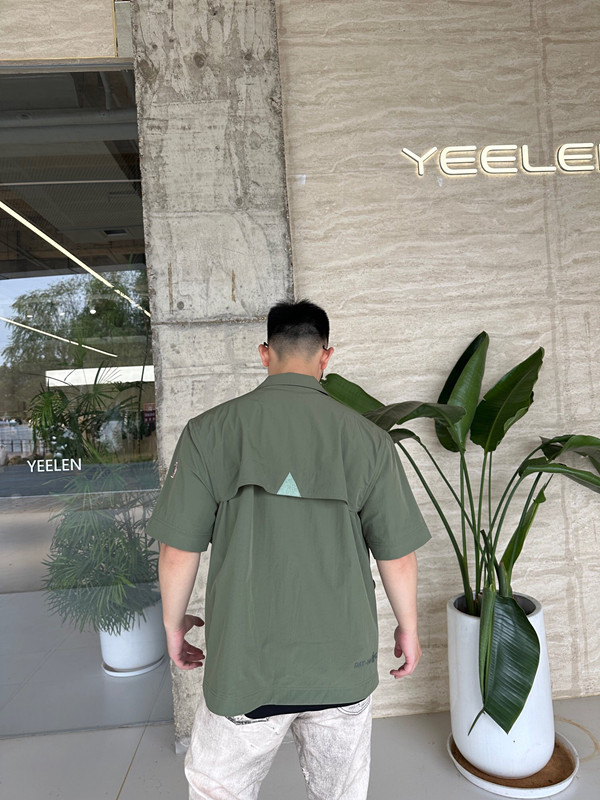 Versión correcta de otoño multi-bolsillos manga desmontable chaqueta de trabajo al aire libre ocio suelto hombre chaqueta de viento funcional