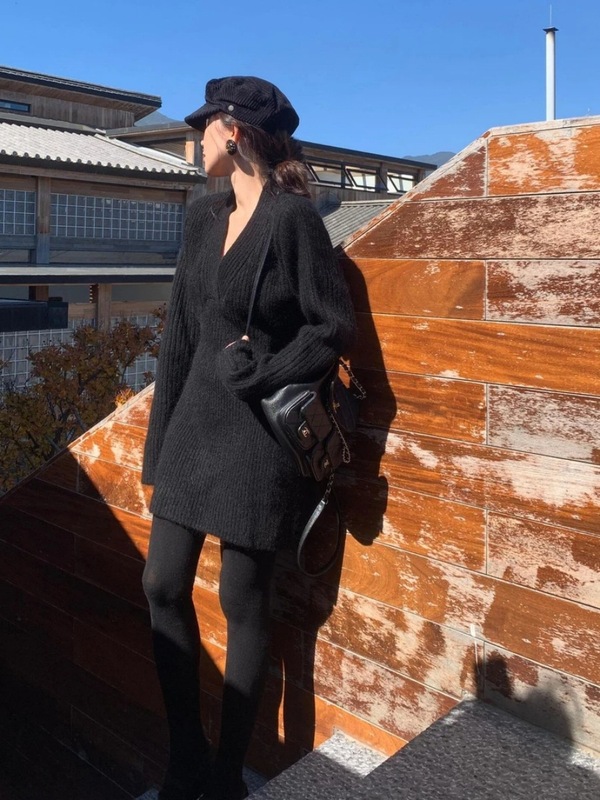 V领长袖针织连衣裙女复古慵懒风2025秋修身显瘦收腰打底短裙|undefined