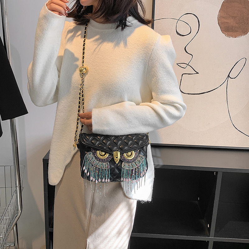 Syksyn ja talven uusi tekstuuri, raskaan teollisuuden muotoilu, trendikäs monikäyttöinen ketjulla varustettu tupsupöllö, naisten yksiolkainen olkalaukku_voghion.com