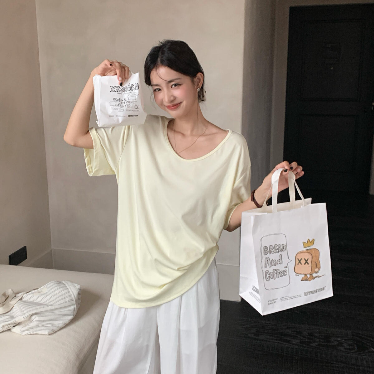 KITTIN estándar coreano! Estilo perezoso suelta gran cuello en U casual todo fósforo camiseta de manga corta para mujer verano nuevo estilo top R3268 image 1