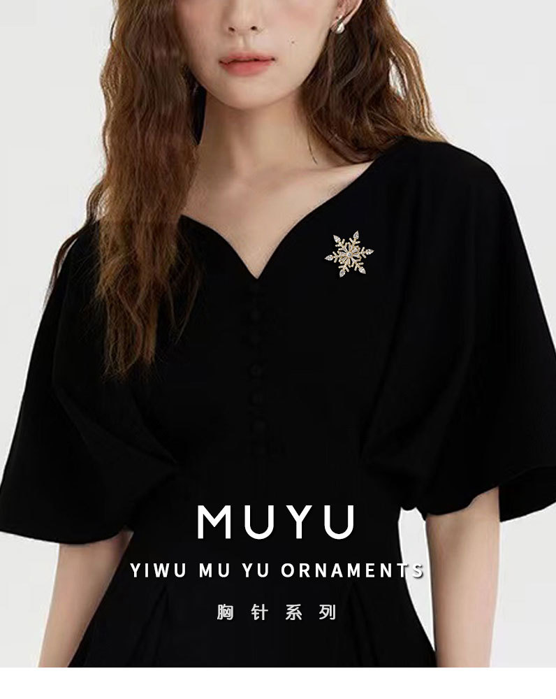 新款圣诞礼物可旋转雪花胸针时来运转百搭胸花小众轻奢