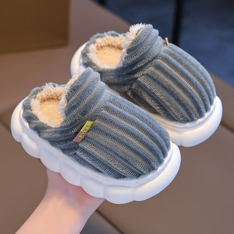 Otoño y invierno zapatillas de algodón para niños caliente interior y pelusa para niñas en el hogar padres e hijos bolsas de bebé zapatillas tacones