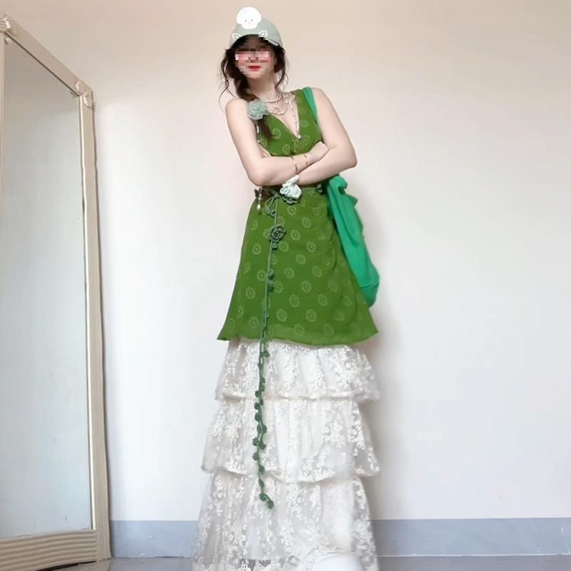 法式绿色碎花吊带背心连衣裙子女夏季2025新款小个子海边度假穿搭|undefined