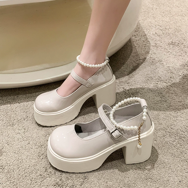 Летняя осенняя обувь в английском стиле, на платформе и каблуках, подходит к юбке, туфли в британском стиле.