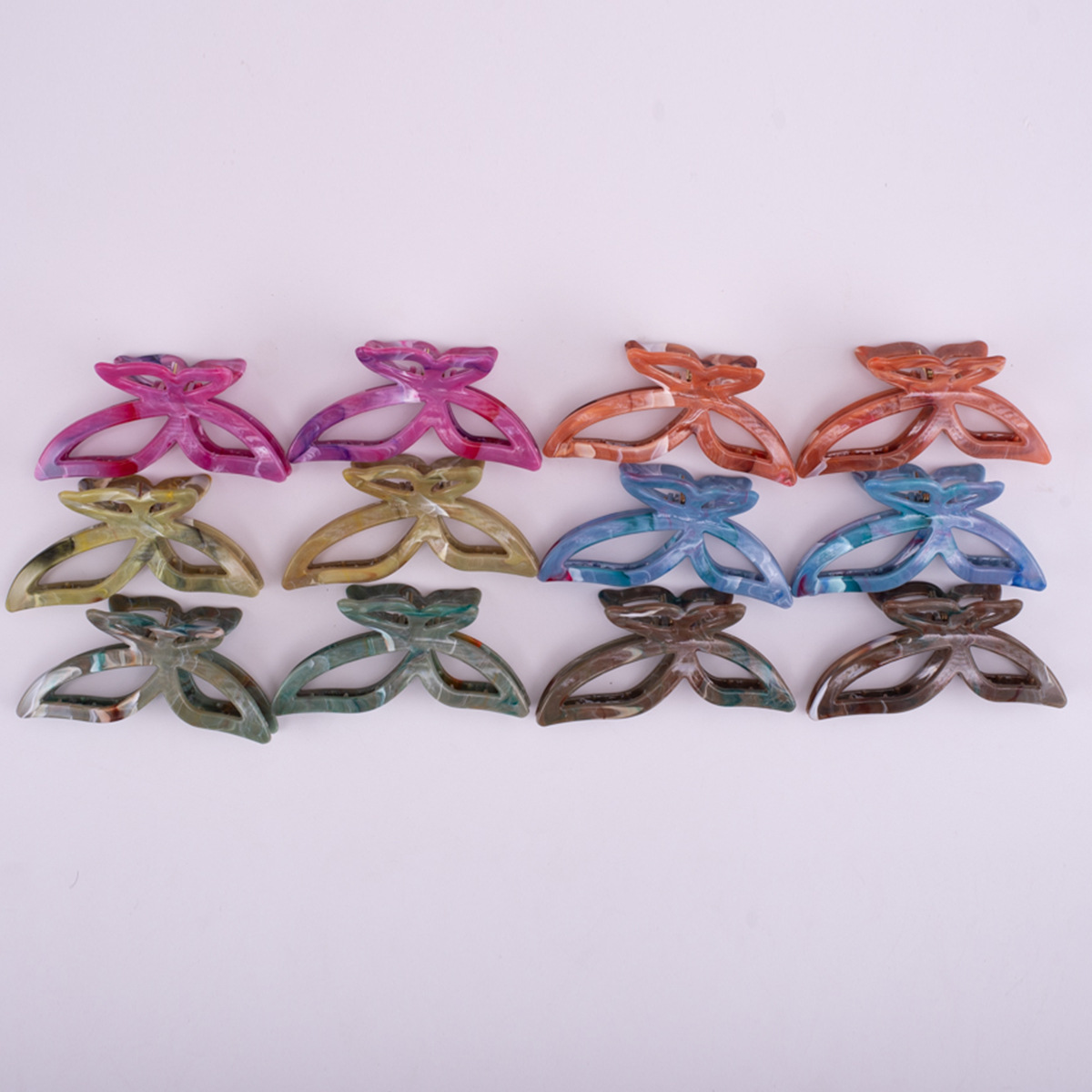 14 네잎나비 스프레이 페인트