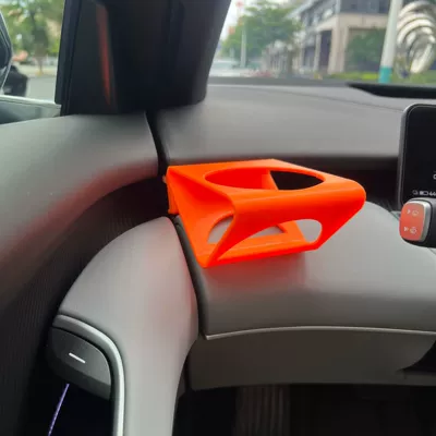 Car cup holder/beverage holder – and prevents spills
