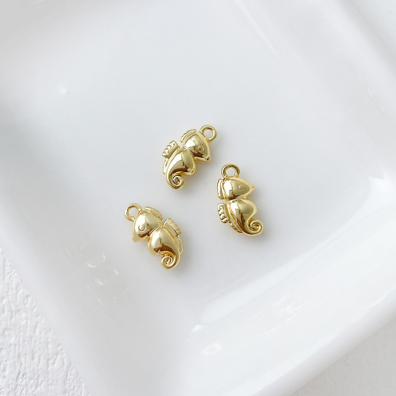 4g Weight Pendant Jewelry Making Type 18K Gold Plated Plating Material DIY Jewelry Accessories Classification 1 Piece Quantity Copper Material Starfish, Dolphin Pattern Plating Design Retro, Marine Style Style 1 Piece Copper 18K Gold Plated Starfish Dolphin Pendant 8