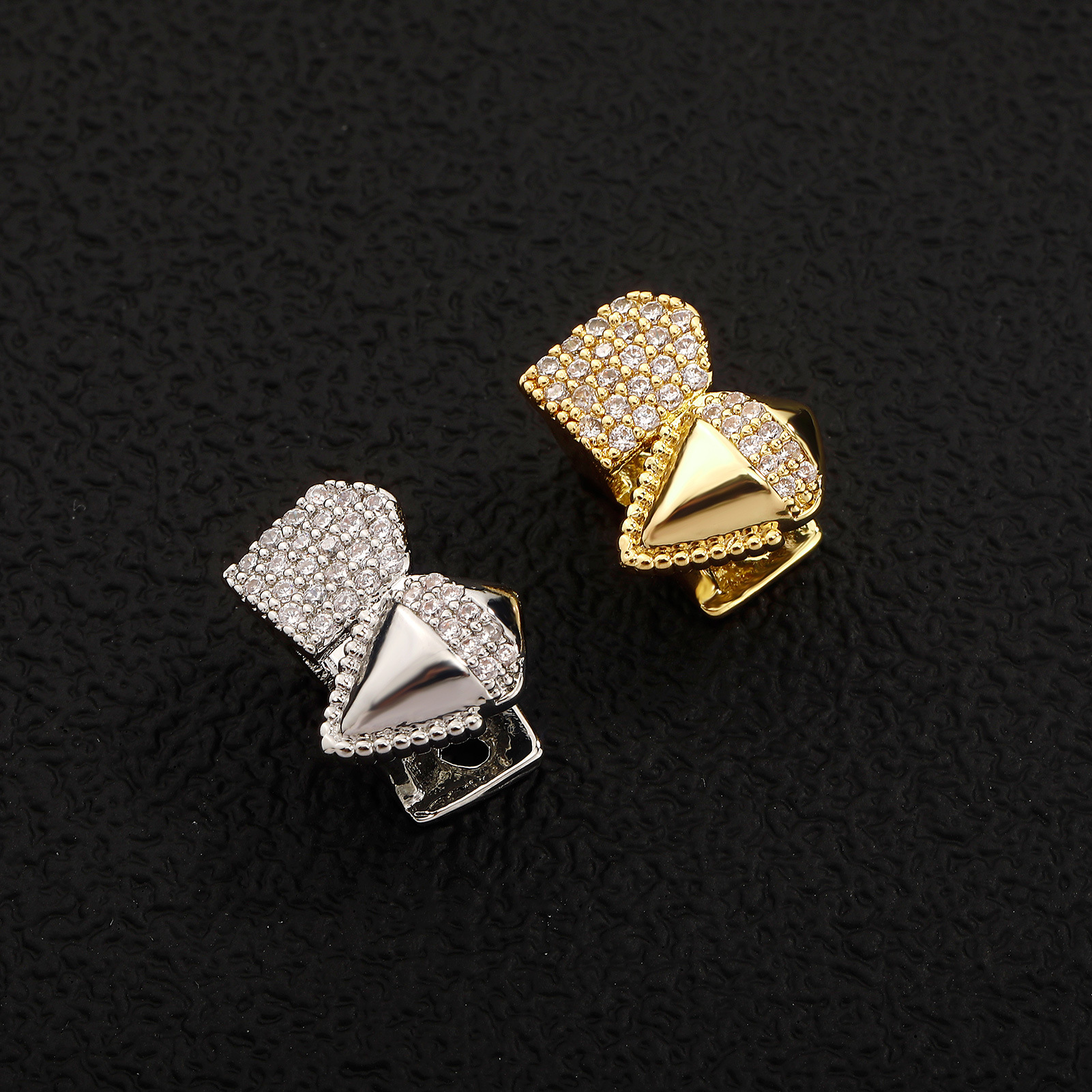 Gold-plated Zircon Vampire Fangs Grill For Halloween Costume_voghion.com