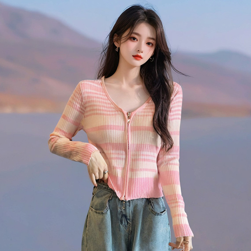 AI Figure in stock 2024 Autumn New Design Sense Zipper Stripe V-Neck Base Shirt Knitted Shirt Jacket for Women