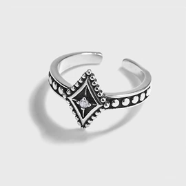 戒指;耳钉;耳环