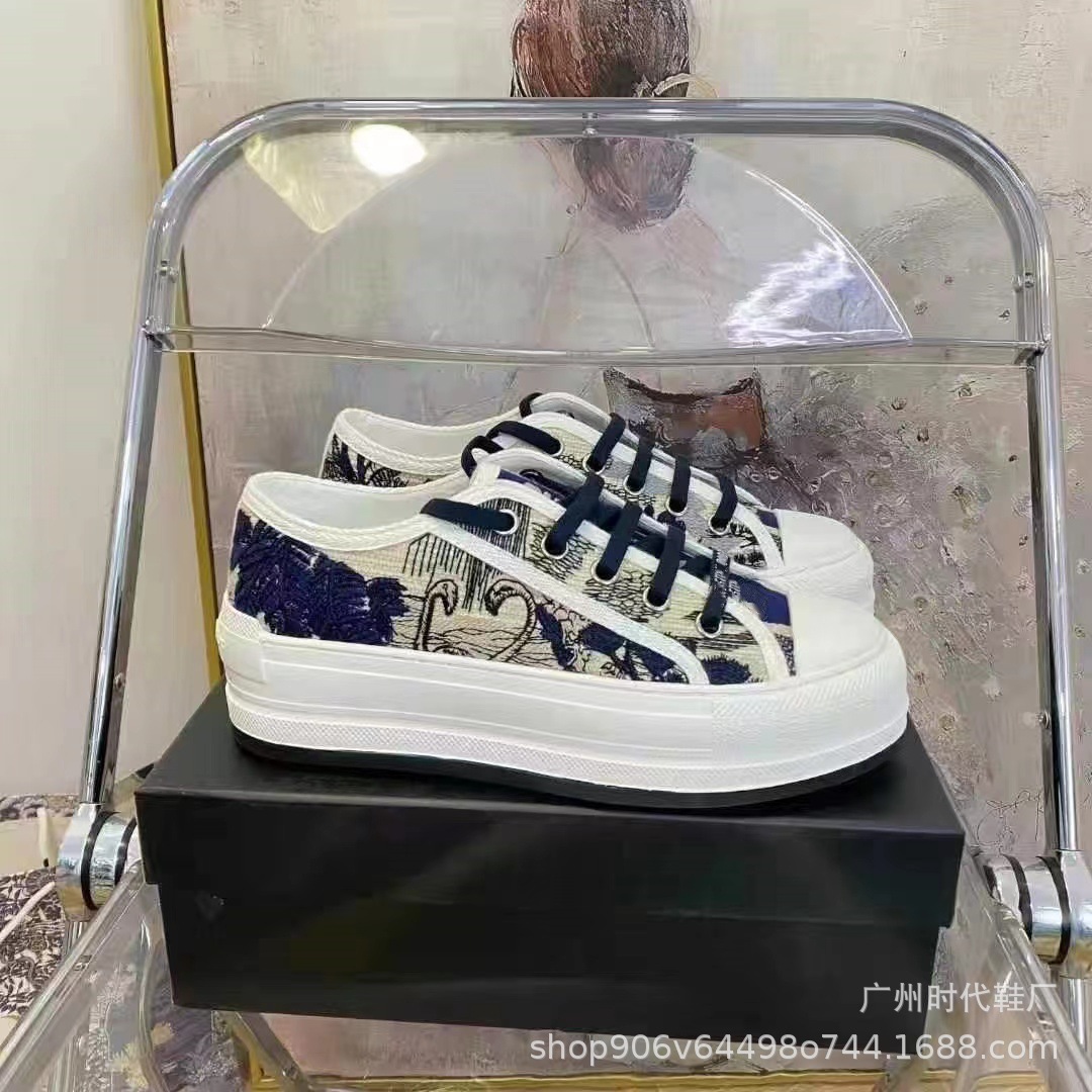 D casa zapatos de lona bordados mujer 2024 nueva celebridad de Internet con cordones zapatos blancos con suela gruesa para aumentar las zapatillas deportivas casuales