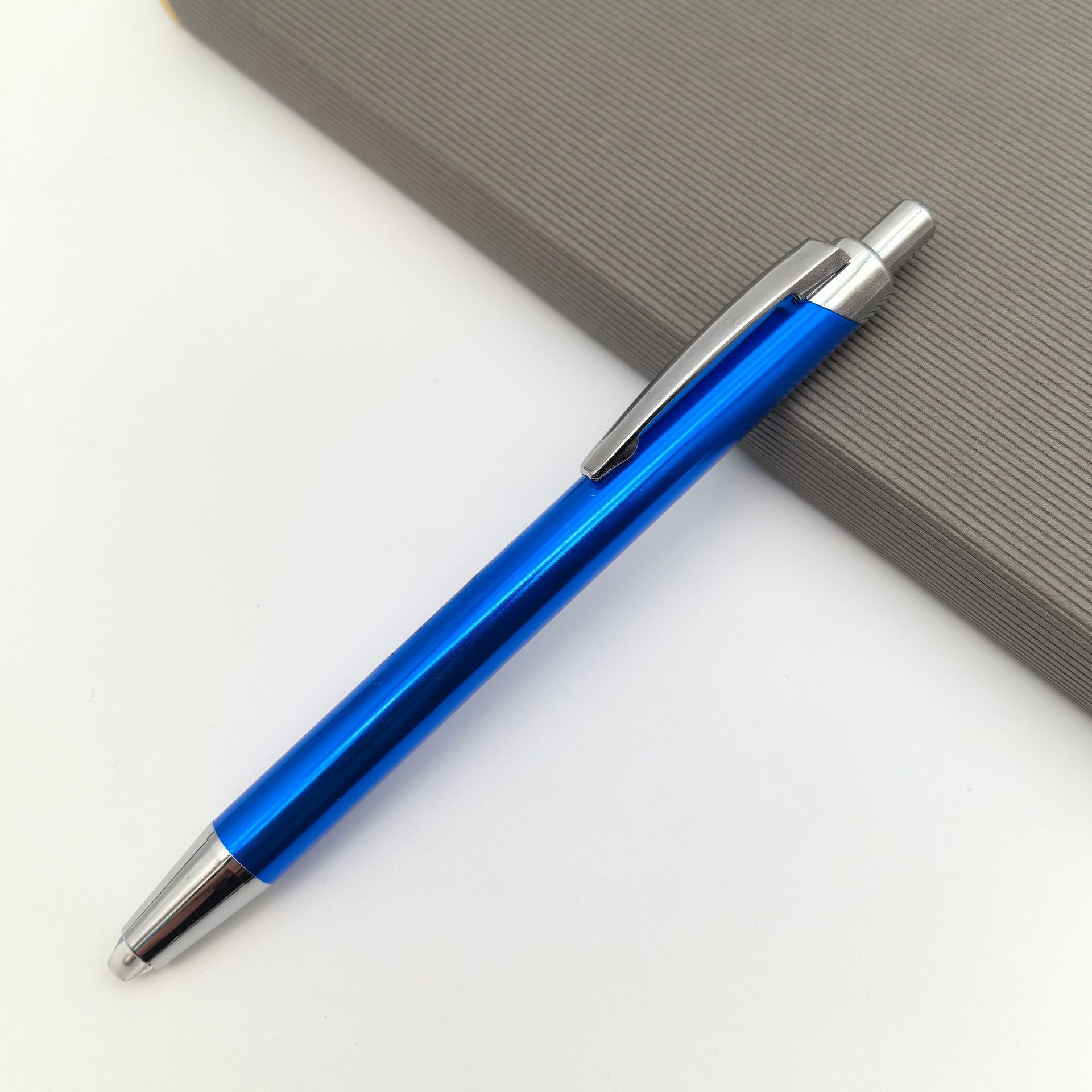 Japón y Corea del Sur Hot ventas metal lápiz de regalo de metal cálido lápiz creativo LED iluminado lápiz de regalo