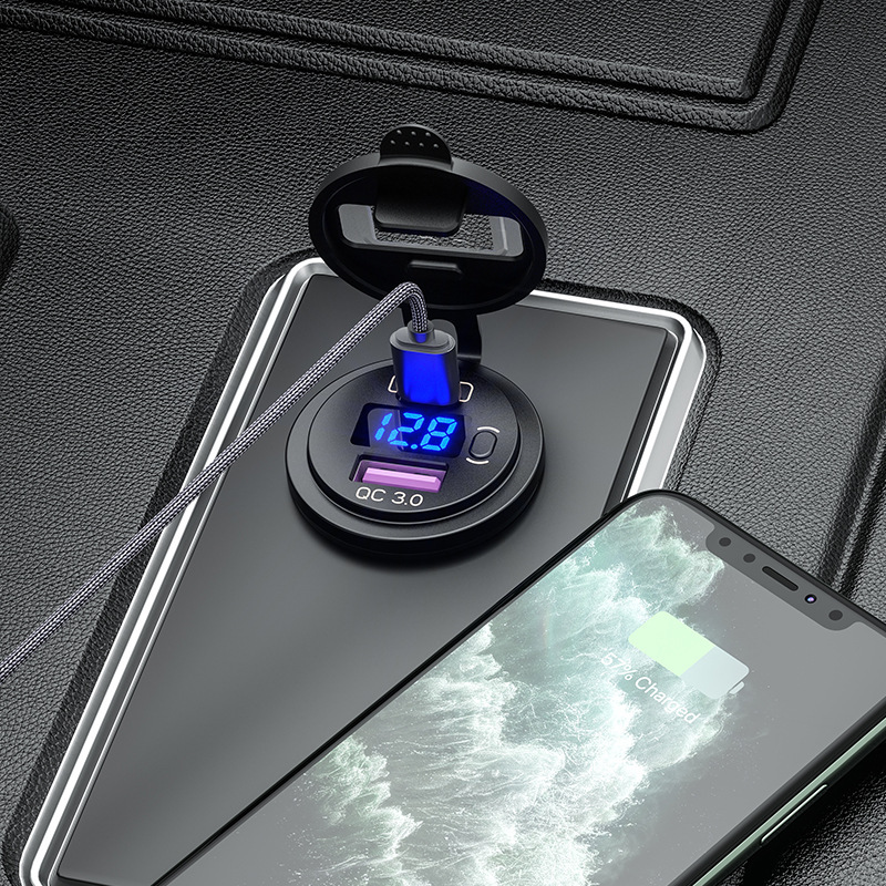 Smart Car Universal 12V Modified Pd Car Charger with Voltage Meter Display Button Qc3.0 Car USB Charger