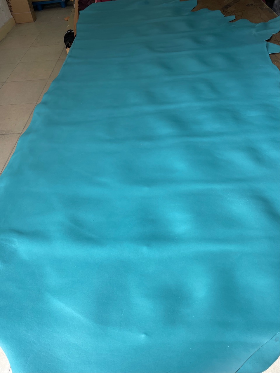 進口頭層平纹牛皮真皮皮料 箱包鞋子DIY手工100多个色现货供应