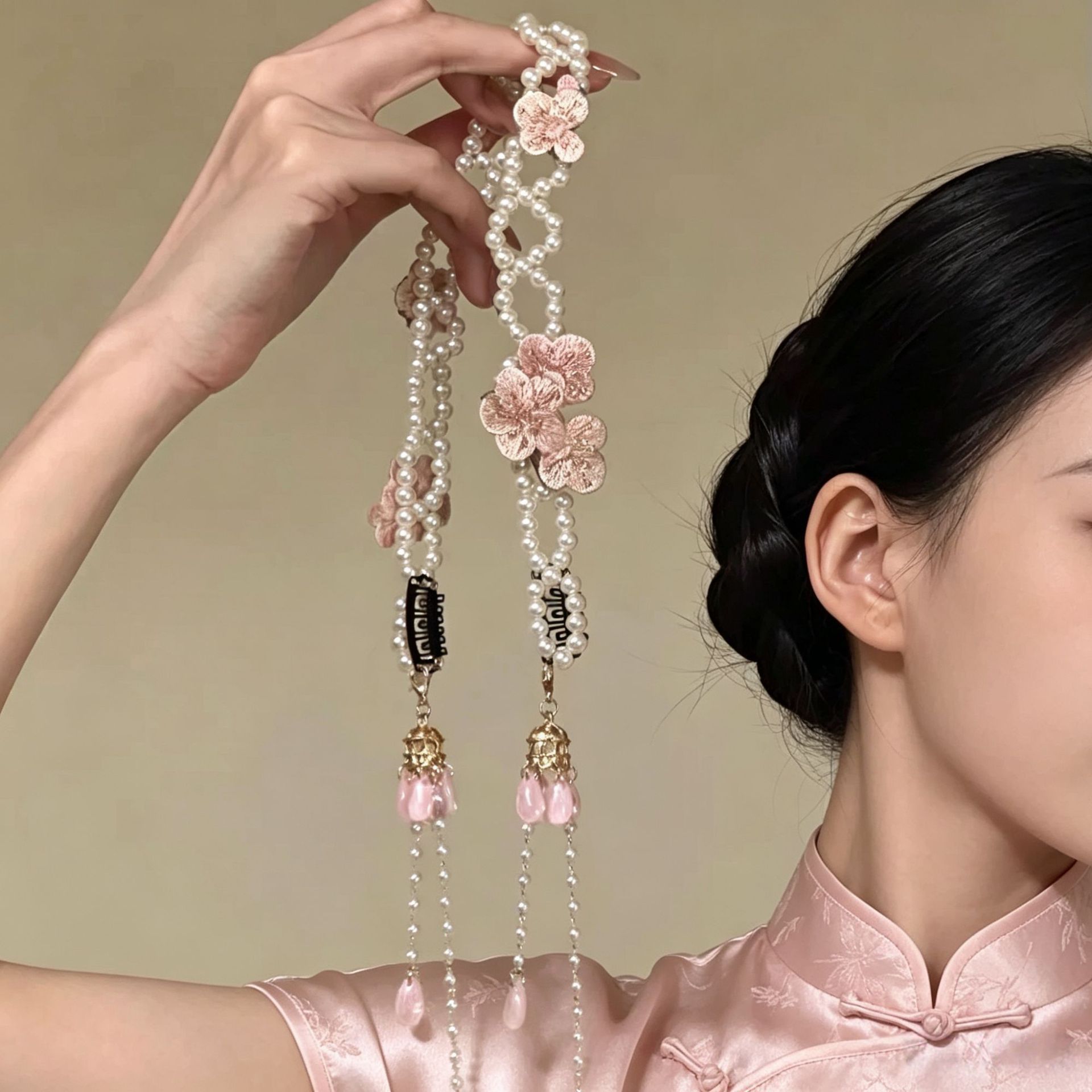 [Wanwan Ningci] 2026 new collection: ultra-fairy pink floral pearl hair chain, new Chinese-style pendant headband