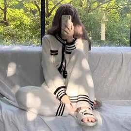 秋季2024新款香风职业港风套装女网红炸街针织毛衣阔腿裤两件套