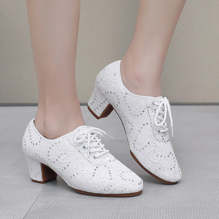 ͸��W����Ů�̎�Ь�и�ܛ������V����Ь���wЬӖ�����x������Ь