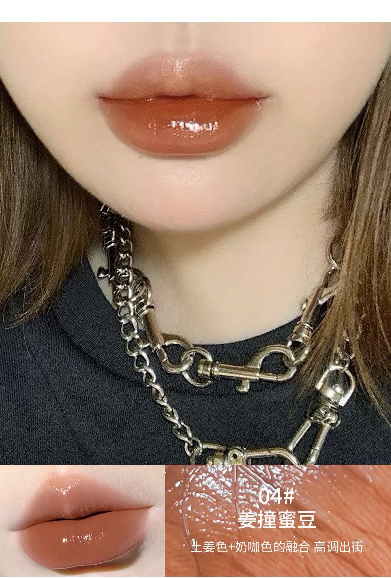 kobeleen Hydrating Lip Balm is an affordable and niche nude lipstick for students that moisturizes and hydrates the skin without makeup and makes it fairer undefined