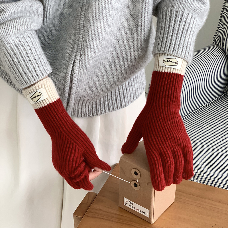 Guantes de punto para mujeres otoño y invierno nuevos guantes de dedo coreanos salvajes de color de montaje al aire libre guantes de dedo calientes