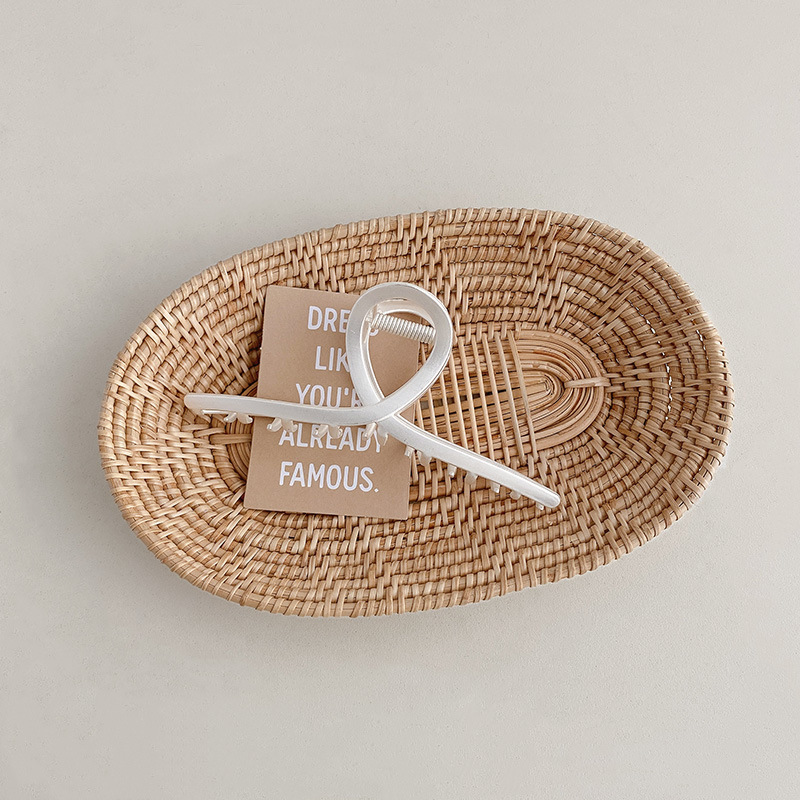 Celebridad de Internet 2024 Nueva Perla grande horquilla clip de pelo hembra Cabeza trasera horquilla tocado clip avanzado clip de tiburón