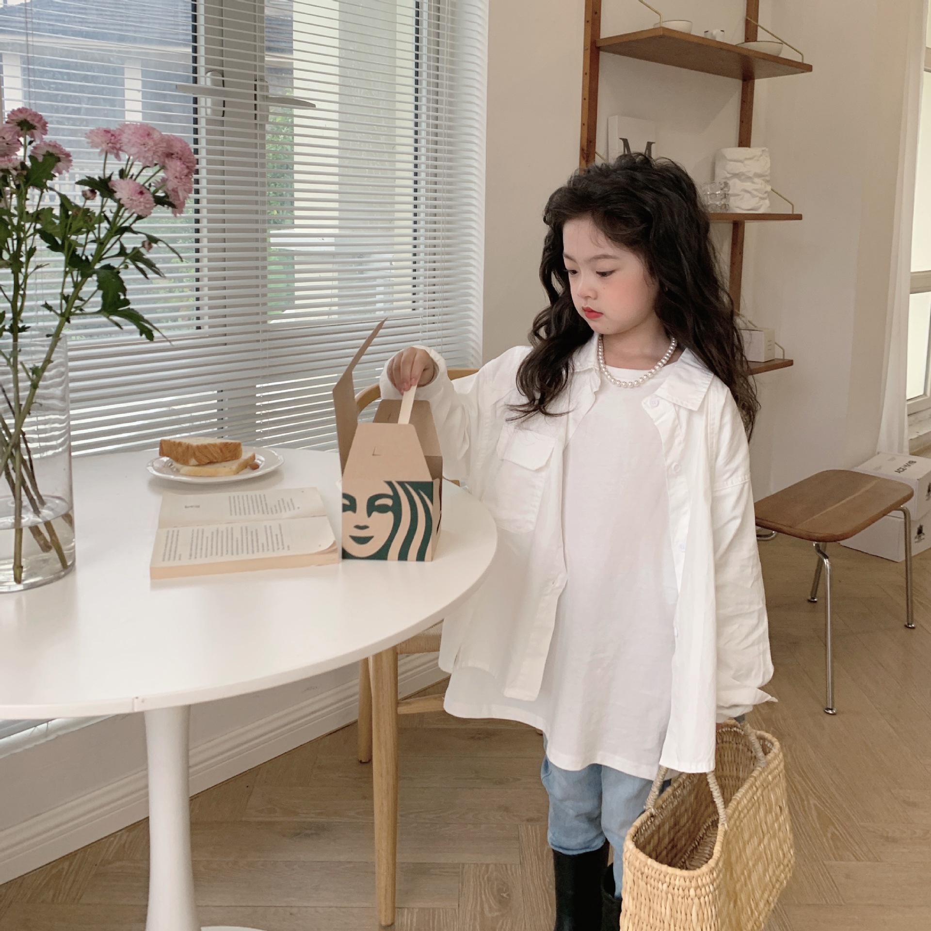 2023 primavera nueva Corea del Sur ropa para niños color sólido camisa irregular abrigo bebé casual manga larga top