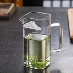 厚いガラスの公道の杯の緑茶のお茶を入れる器はティーポットの耐熱の四角形の三日月の濾過のお茶を浸して一体にお茶を分けます。
