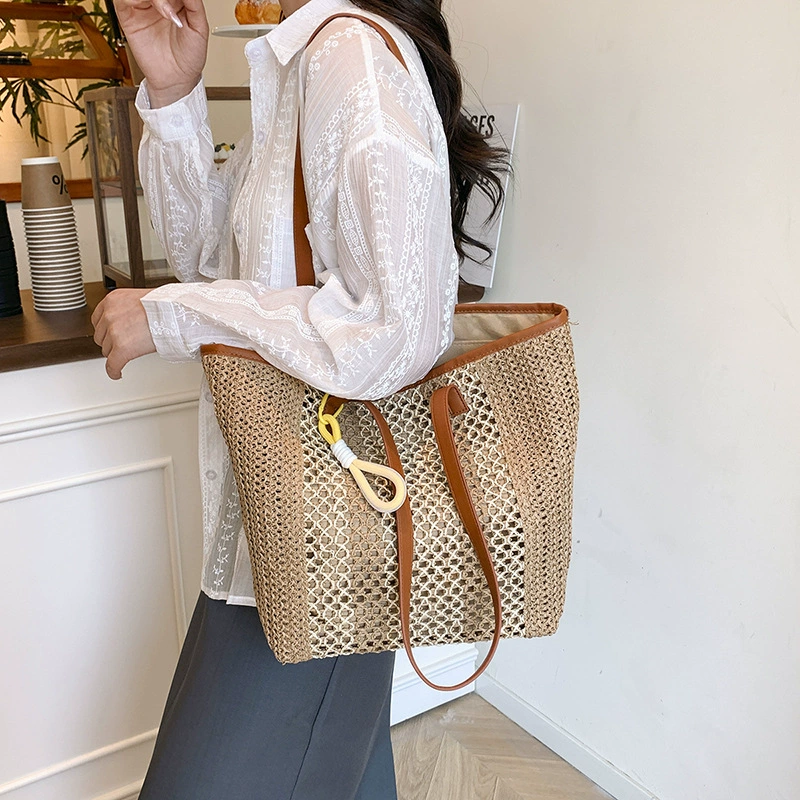 Universal fashionable straw beach one-shoulder bag for leisure, city style