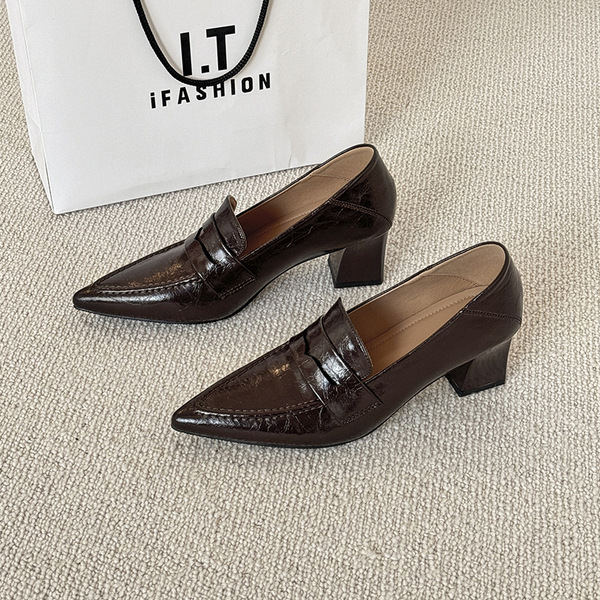 Retro shoes English style